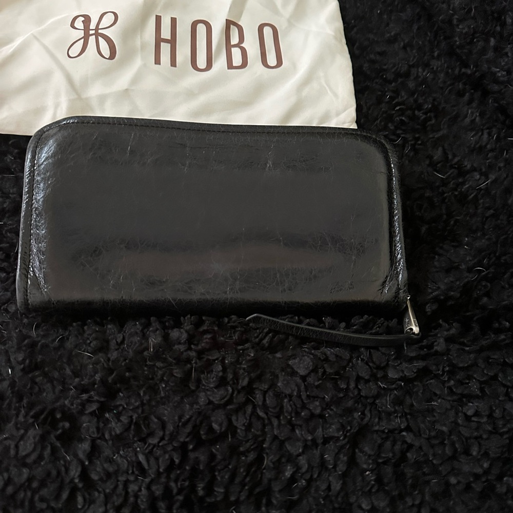 HOBO Elegant Black Leather zip around Clutch